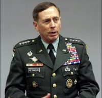 Petraeus : un avis central  pour décider d’une intervention en Irak