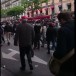 Familles, salariés, migrants, des milliers de personnes défilent sur le boulevard du Temple pour demander la “démission de Macron”