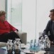 Angela Merkel dit espérer la victoire d’Emmanuel Macron