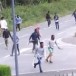 Calais : une habitante filme les violentes rixes entre migrants dans un quartier résidentiel (VIDEO)