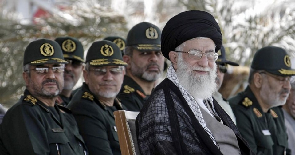 Iran-ayatollahs-2