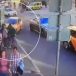 Moscou : Un conducteur percute des piétons sur un trottoir. 7 blessés. (Vidéo) Mise à jour : Le conducteur prétend que “c’est dû à la fatigue”.