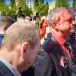 L’ambassadeur de Russie en Pologne arrosé d’une substance rouge (VIDEO)