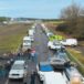 Une messe de Noël sur l’autoroute : pourquoi les agriculteurs bloquent l’A63