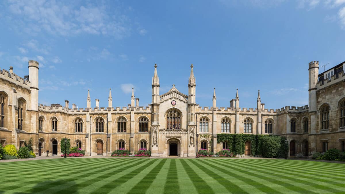 New Court, Corpus Christi College, Cambridge, Angleterre. Photo : David Liff (License : CC BY-SA 3.0)
