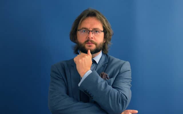 « Radio Courtoisie reste la radio libre du pays réel » : grand entretien avec Pierre-Alexandre Bouclay