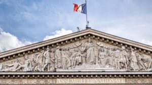 Les Français de souche ont déjà perdu : Clémence Guetté (LFI) provoque un tollé à l'Assemblée nationale