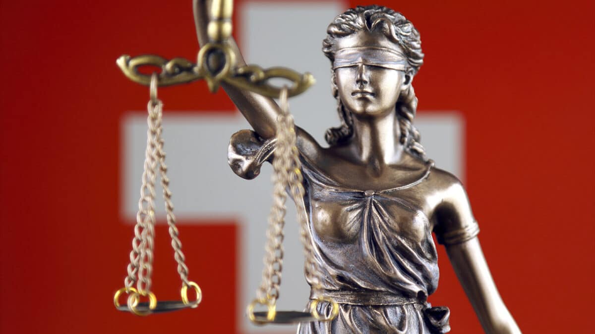 Zurich : Une policière condamnée pour avoir joué les indics