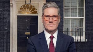 Keir Starmer démissionne : fin de mandat pour l'un des Premiers ministres les plus impopulaires du Royaume-Uni