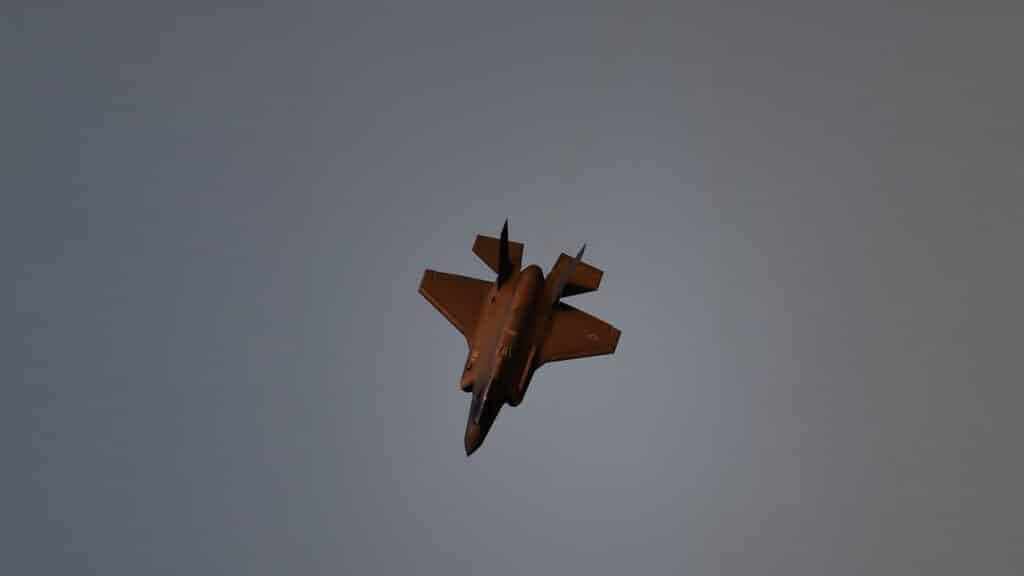F-35 : le Canada desserre la corde, la Suisse se l'est passée au cou