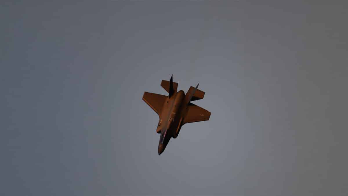 F-35 : le Canada desserre la corde, la Suisse se l'est passée au cou