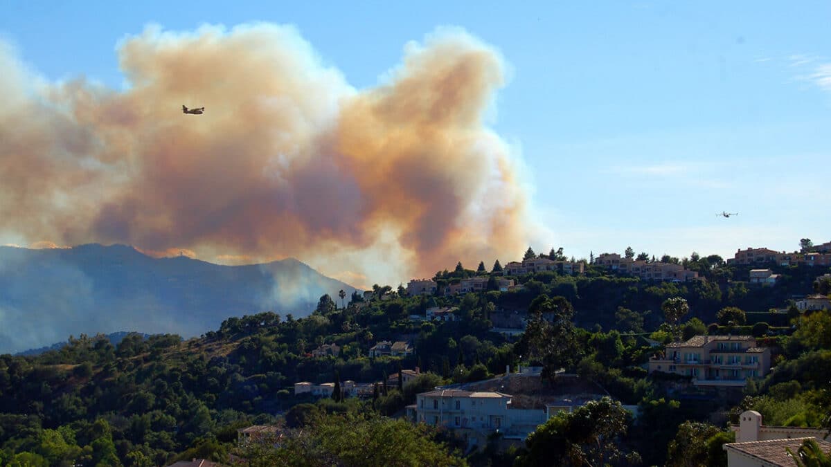 Face aux flammes, la Suisse pallie les défaillances du dispositif français