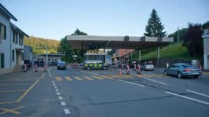 La douane du Creux (Vallorbe-Jougne) est un poste frontière stratégique situé entre le canton de Vaud et le Doubs. Photo : Ludovic Péron (CC BY-SA 3.0)
