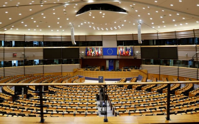 Bruxelles menace le parti européen de l’AfD de dissolution financière
