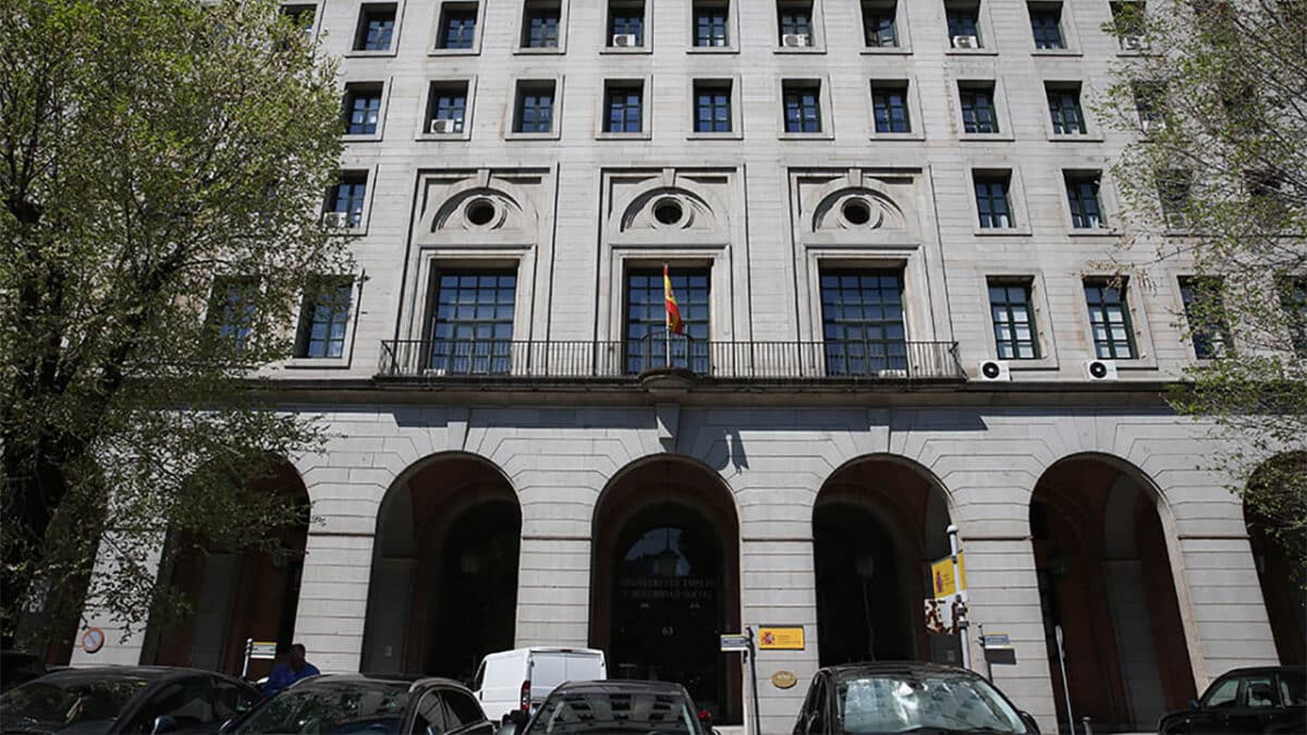 Façade du ministère du Travail et de l'Économie sociale, situé dans le complexe des Nuevos Ministerios, à Madrid. Photo : © Cabinet de communication du ministère du Travail et de l'Économie sociale