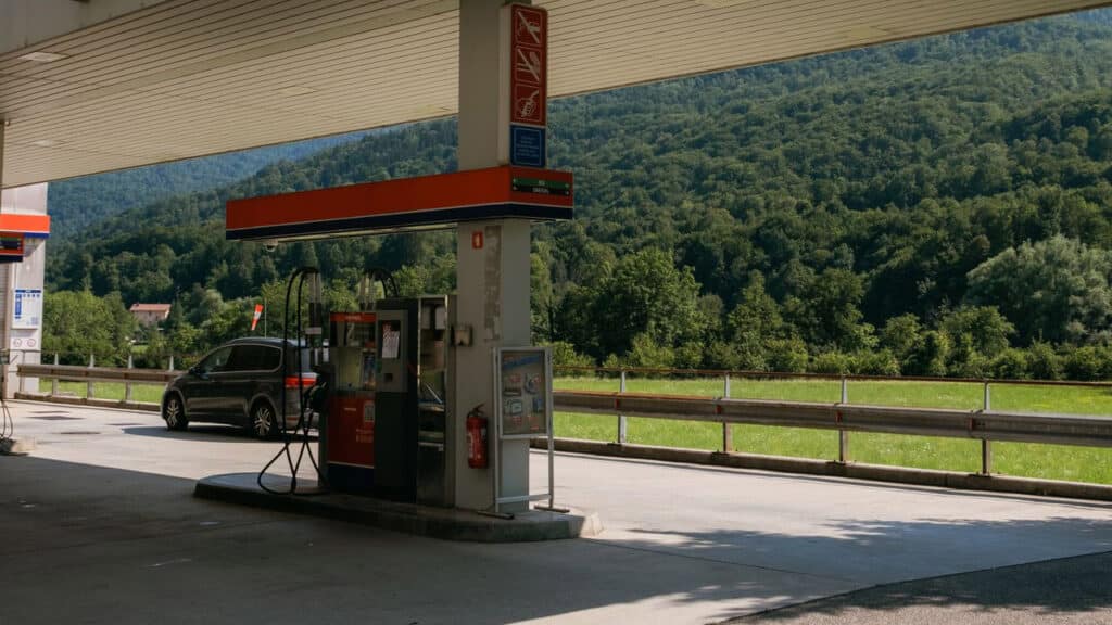 Carburants : une rentrée suspendue au détroit d'Ormuz