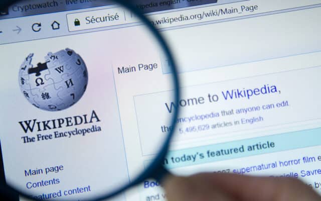 Wikipédia « déjà compromise » : son cofondateur dénonce l’influence de la CIA et d’acteurs privés