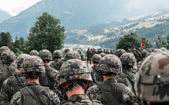 Neutralité : les officiers fribourgeois appellent à voter oui
