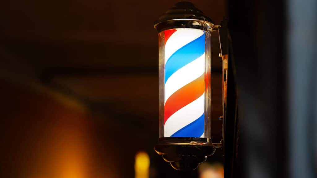 Barbershops, kebabs, chichas : le blanchiment a ses commerces communautaires