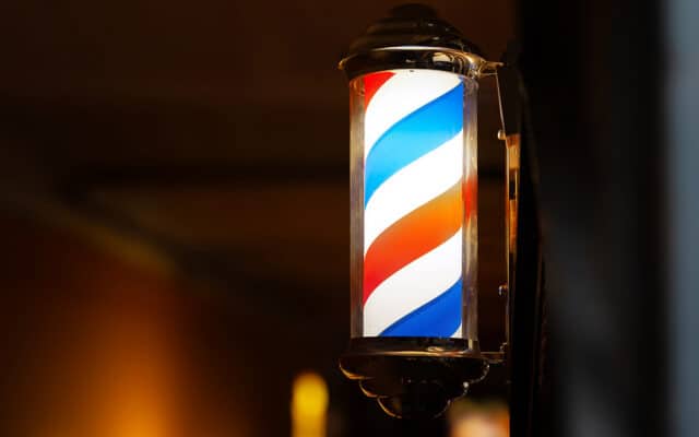 Barbershops, kebabs, chichas : le blanchiment a ses commerces communautaires
