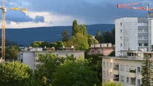 Immigration et pénurie de logements : Berne accueille, les cantons gèrent la crise