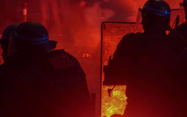 Manifs du 24 octobre : la France redécouvre le maintien de l’ordre… et les interdictions