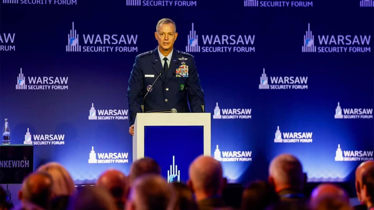 Réarmement européen : la Roumanie pourrait rétablir le service militaire obligatoire