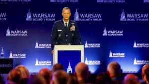 Réarmement européen : la Roumanie pourrait rétablir le service militaire obligatoire