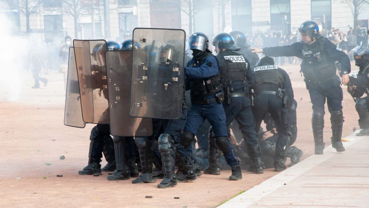La police débordée, les commerçants priés de payer leur protection : bienvenue en anarcho-tyrannie