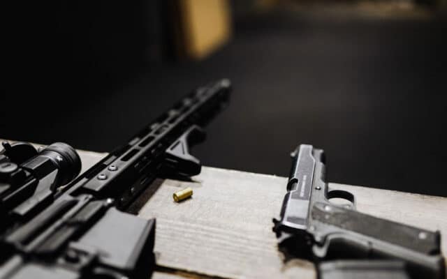 Vaud : des armes volées à Morges, un suspect de 14 ans arrêté à Bière